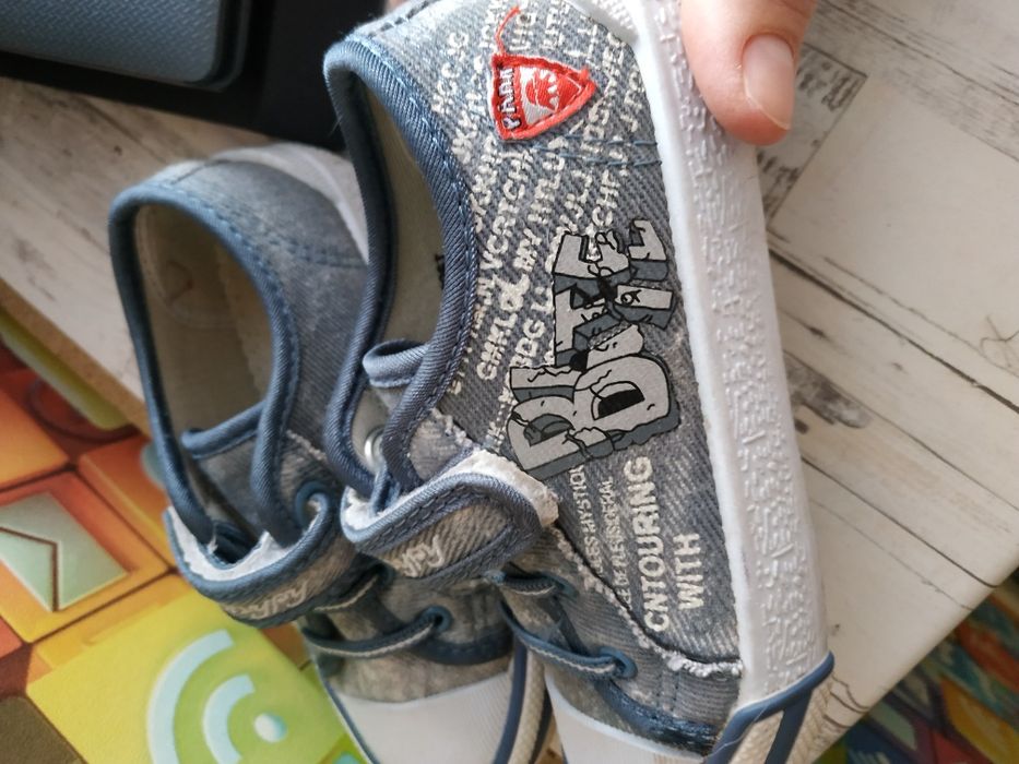 Продам кеды на мальчика (р.29)