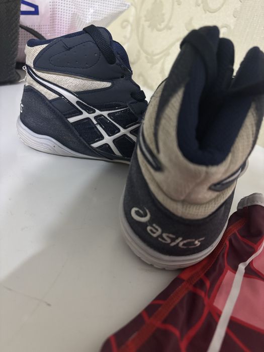 Борцовки и нательники