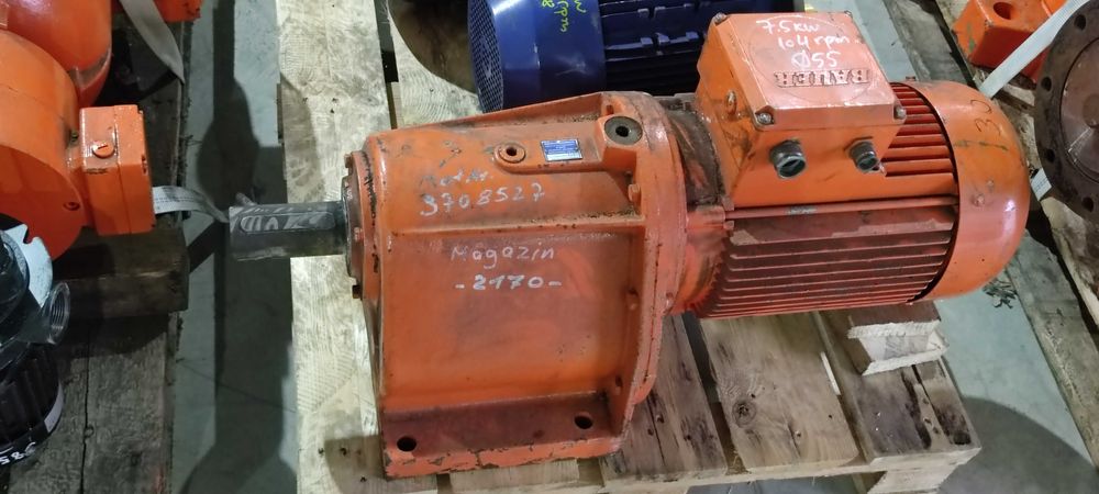 Motor electric trifazat cu reductor Bauer 7.5kW 104rpm