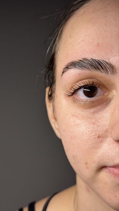 Sprâncene și Gene Perfecte – Ofertă Specială!
