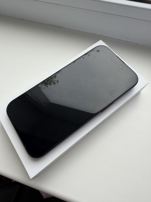 IPhone 15, черный