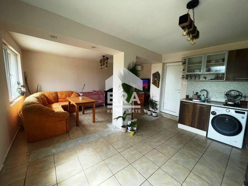 Семейна едноетажна къща във вз. Левента