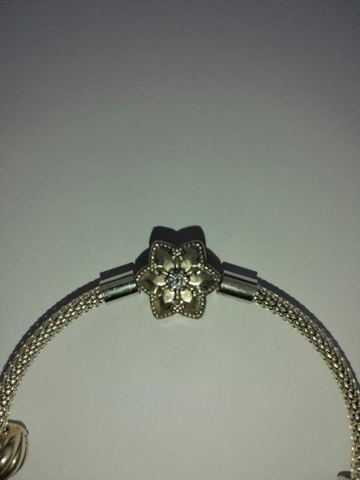 100% оригинална гривна PANDORA с 6 талисмана - твърда