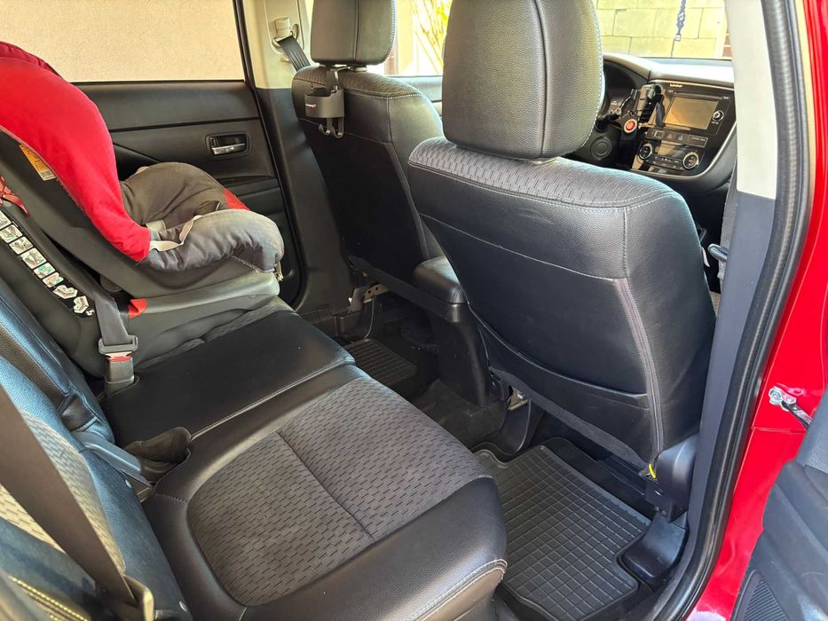 Mitsubishi Outlander 2015 variante la schimb