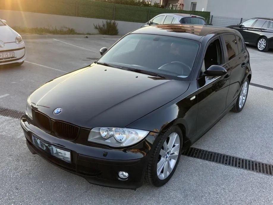 Dezmembrari / Dezmembrez Bmw Seria 1 E87