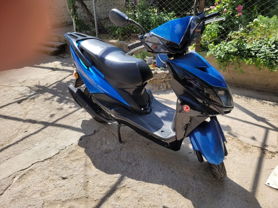 Продам мопед скутер