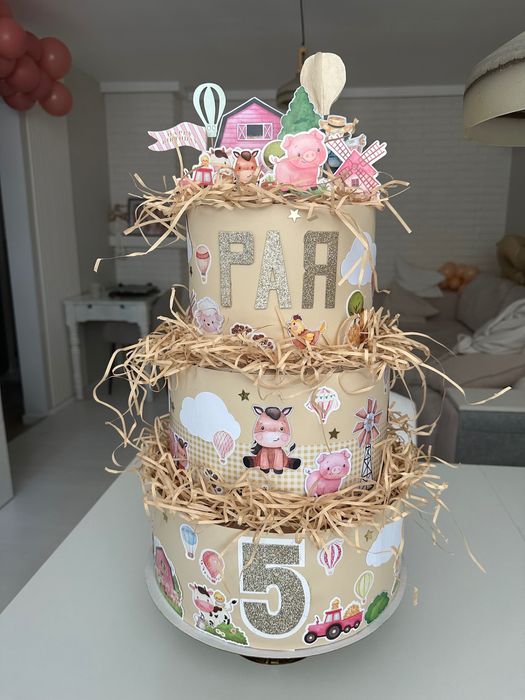 Бутафорна картонена торта Ферма