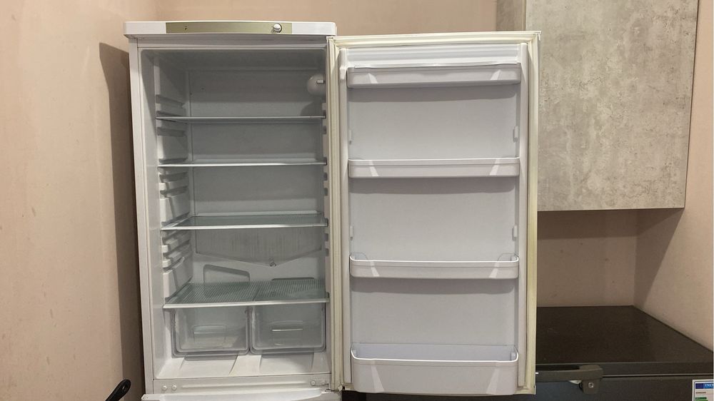 Холодильник Indesit