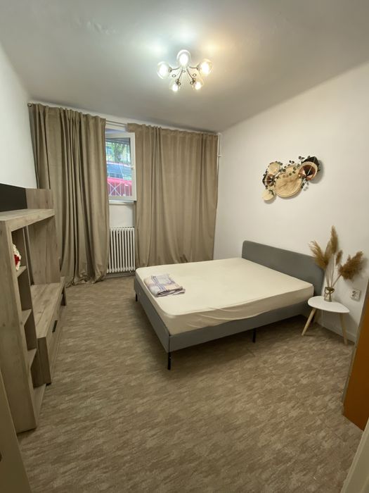 Inchiriez apartament cu o camera- centru