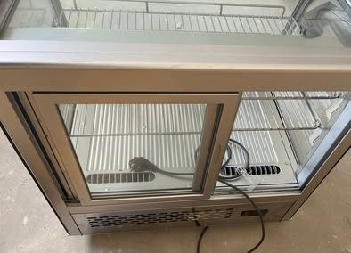 Vand vitrina rece ,120 litri