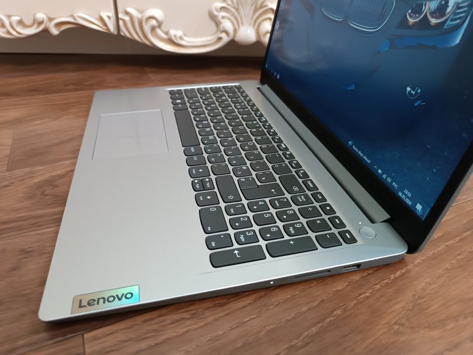 Ноутбук LENOVO 2024 IDEAPAD современный.