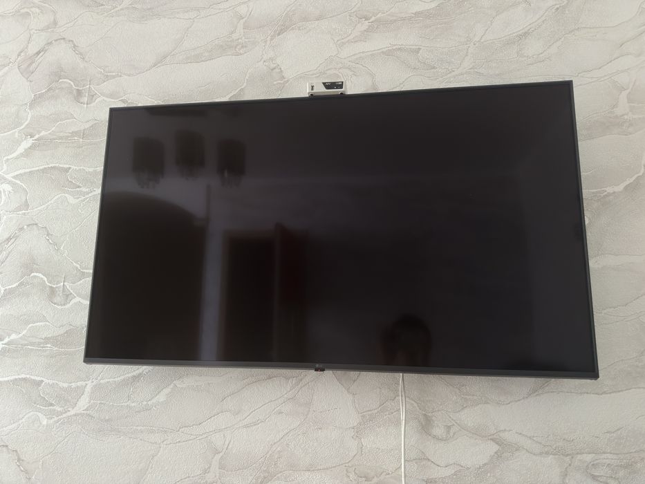 телевизор LG очень хороший , ютуб ,все есть