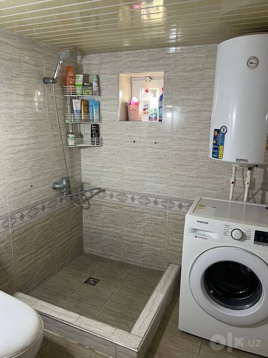 Hovli sotiladi 4sotik 4 xona