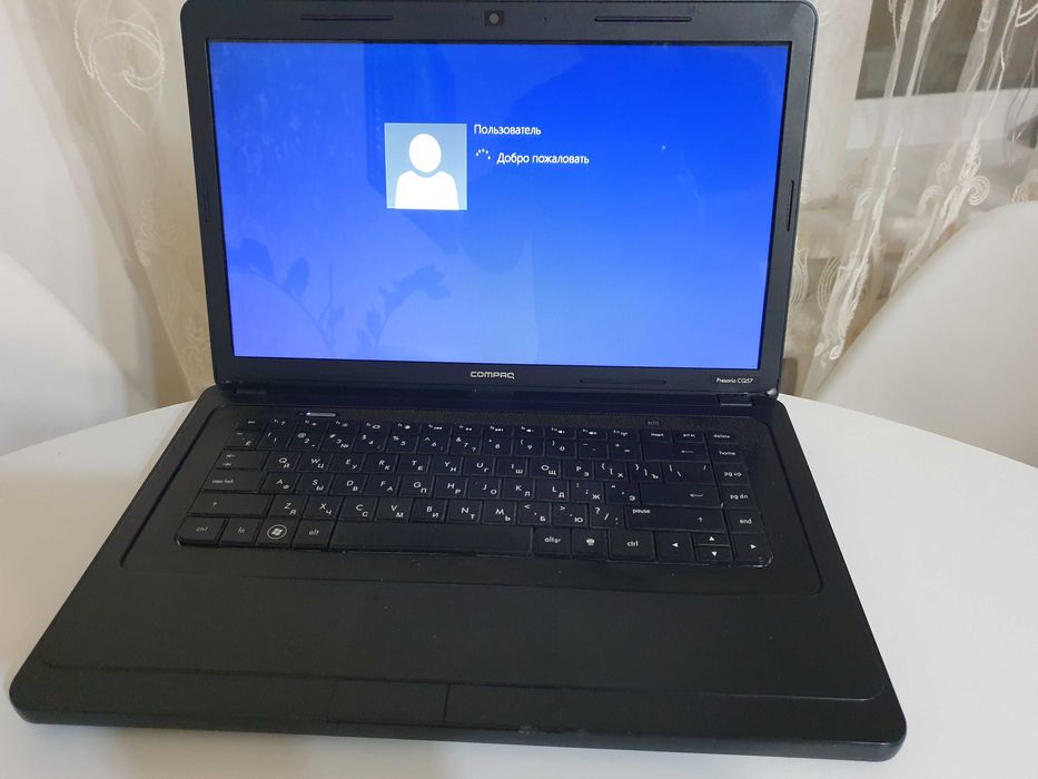 Core i3- 2450М  батарею держит два часа.