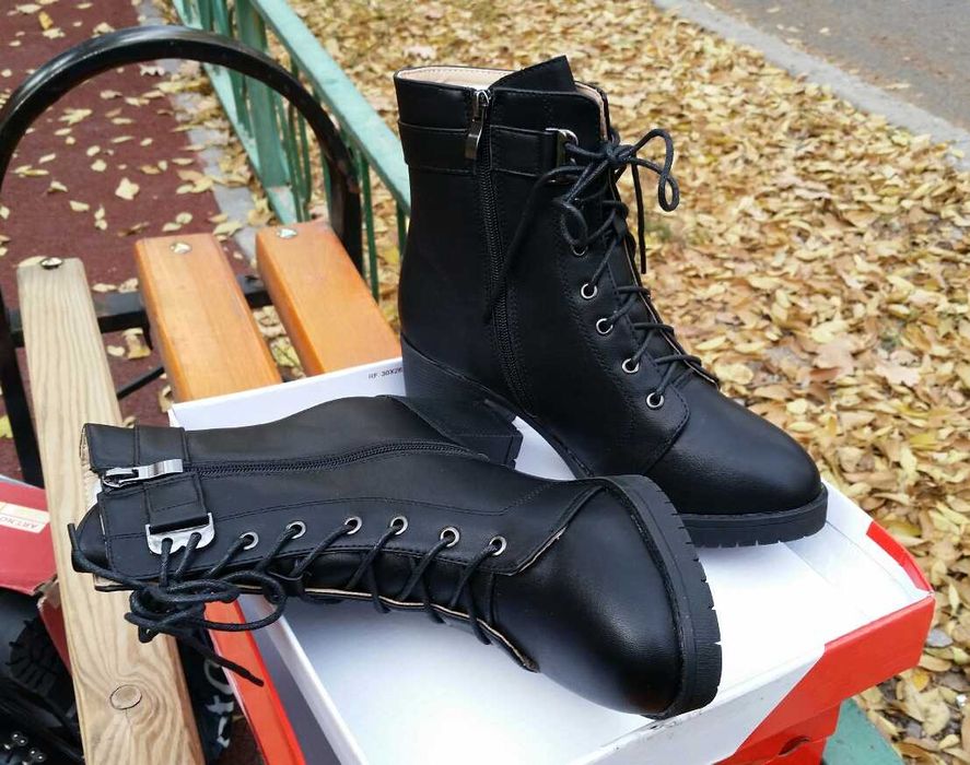 Продам подростковые  ботинки