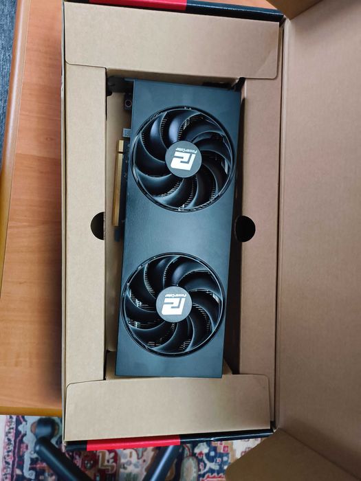 Продавам видеокарта Powercolor AMD Radeon RX 7700 XT 12 GB в Гаранция