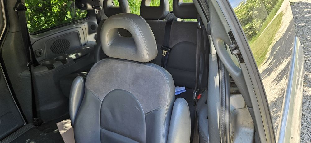 Крайслер Вояджер 2.8 амтомат.На части.