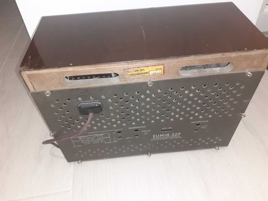 Vand radio cu lampi Eumig 327