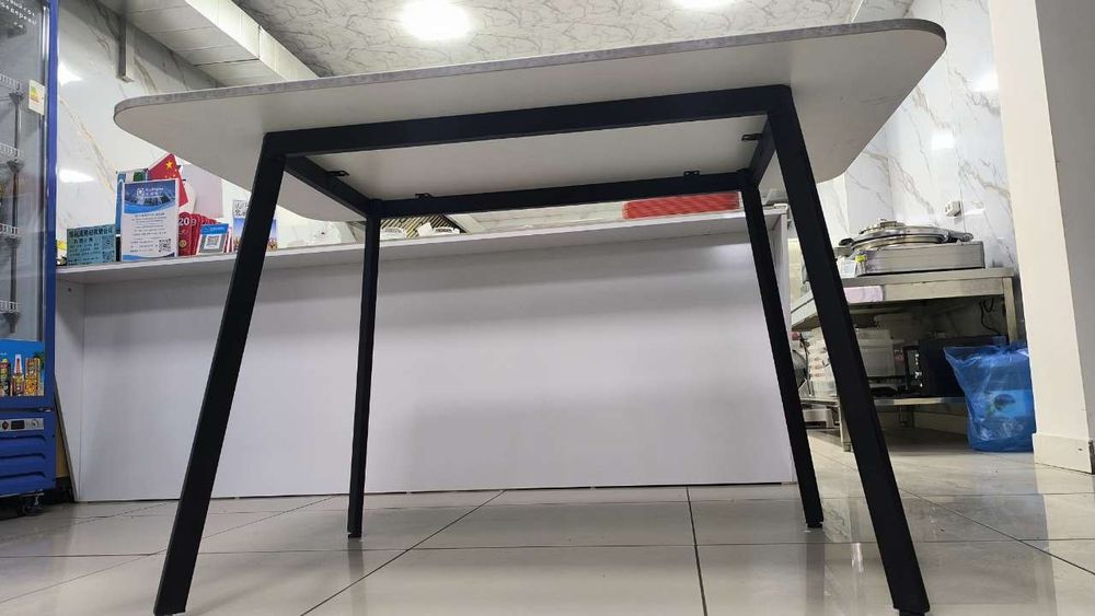 Стол для рестораны