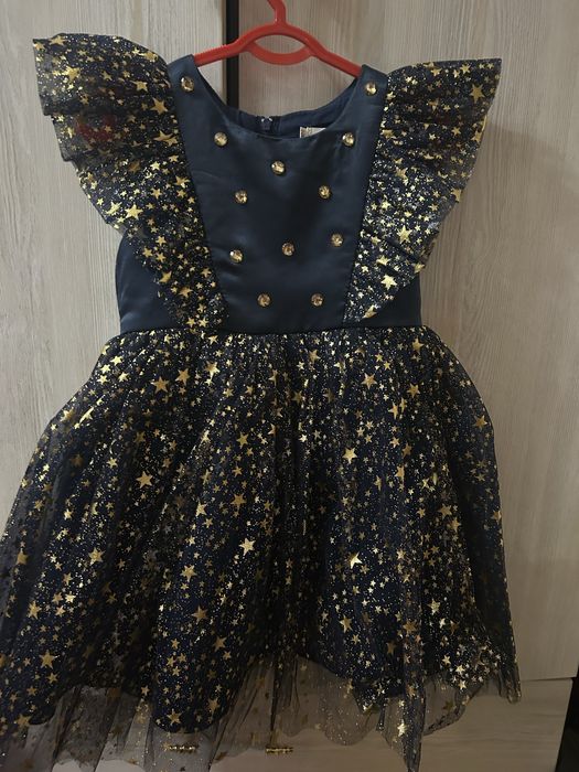 Продается платья для девочек