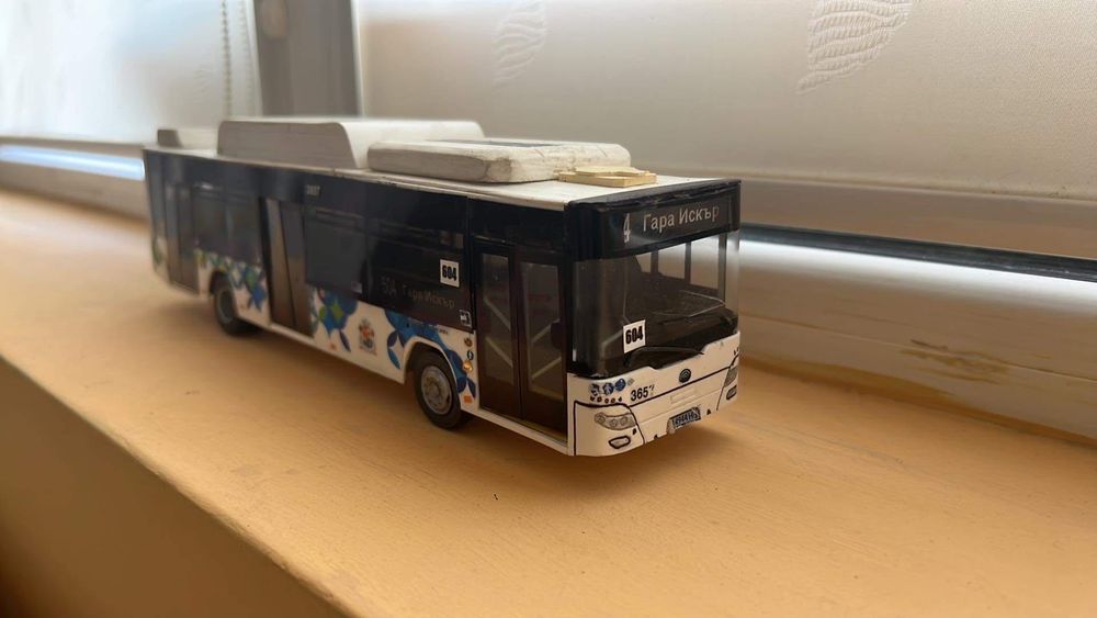автобус макет играчки