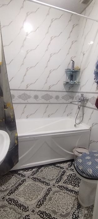 Янги ҳаёт тумани Янги дархонда 3 хонали уй 1 хонаси ижарага берилади