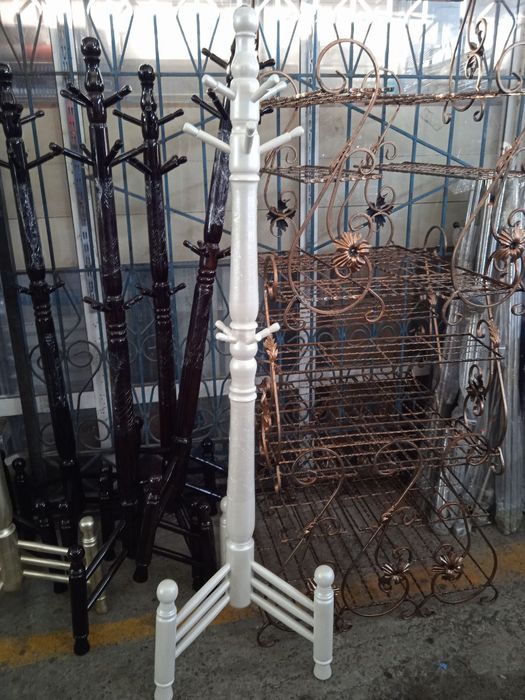 Напольных вешалок для одежды