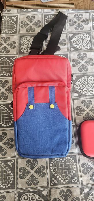 Раничка и кейс Super Mario  за Nintendo Switch