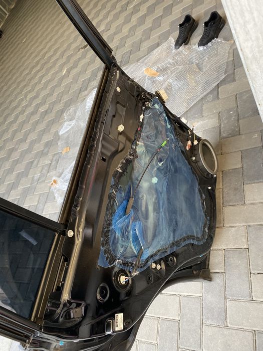 Двери на Toyota Lexus