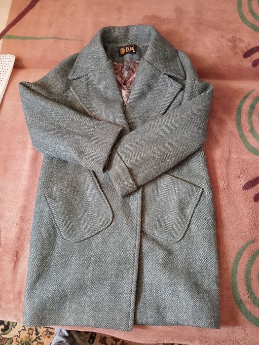Продам пальто и 2 платья