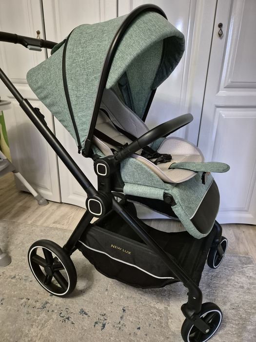 Продам коляску..