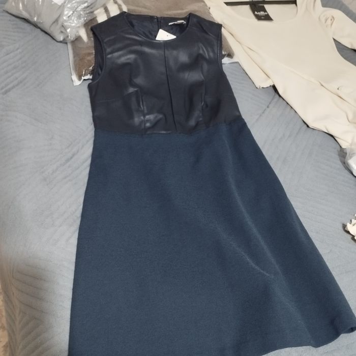 Продам Новые платья