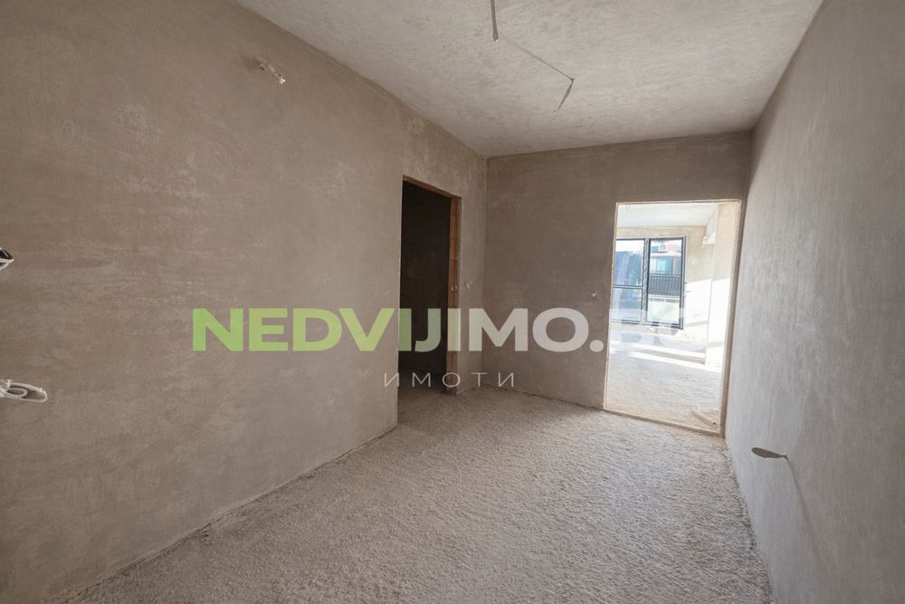 Продава се Тристаен апартамент в Варна, Генералите - 217 кв.м за 807 €/кв.м - Снимка #2