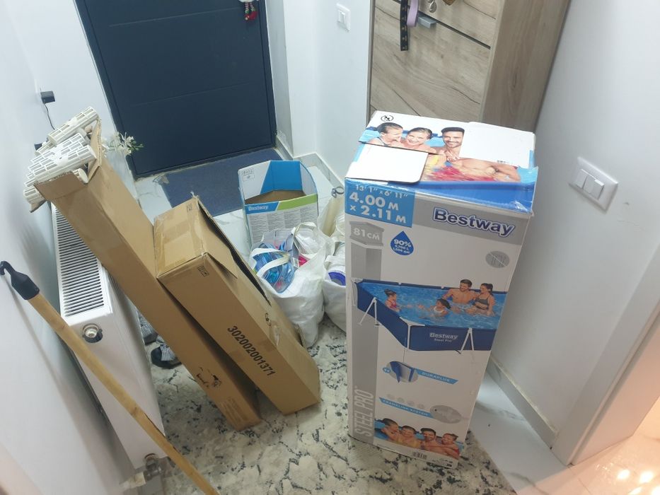 Piscina .4m lungime cu 2m latime 81 cm inaltime