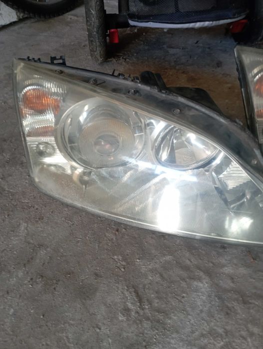 Фарове за Форд Мондео мк3