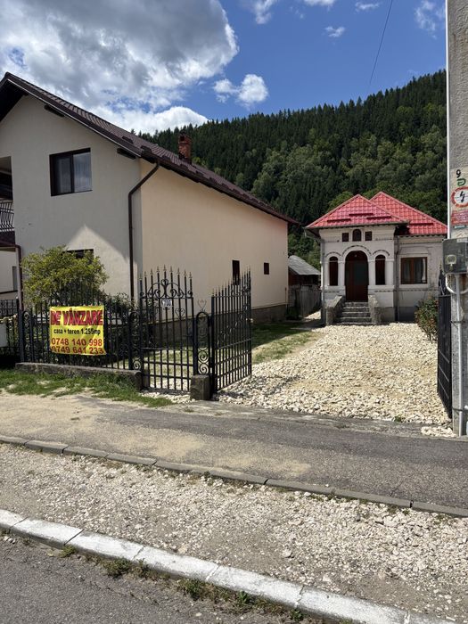 VAND  2 CORPURI  casa 1254 mp Leresti Arges