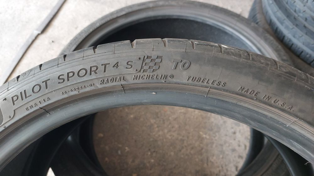 Летни гуми 235 35 20 Michelin 2 броя