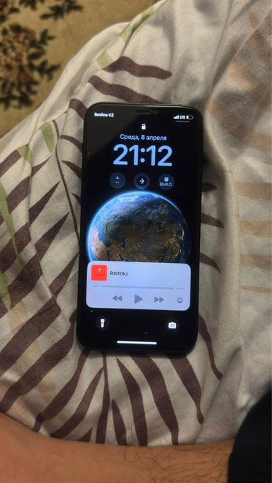 Айфон 12 каробку нет