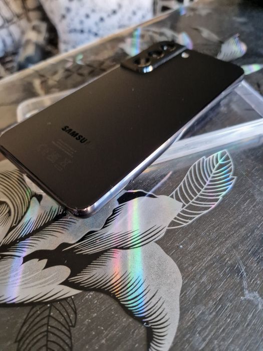 Samsung s22.        .