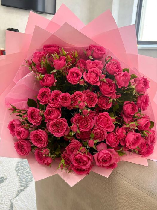 Букет кустовые розы