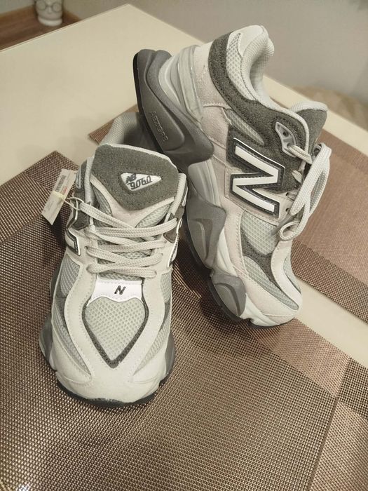 ЧДамски маратонки New Balance 9060