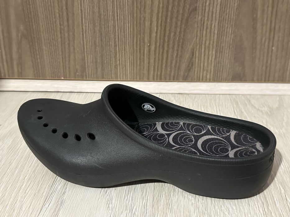 Papuci, saboti Crocs
