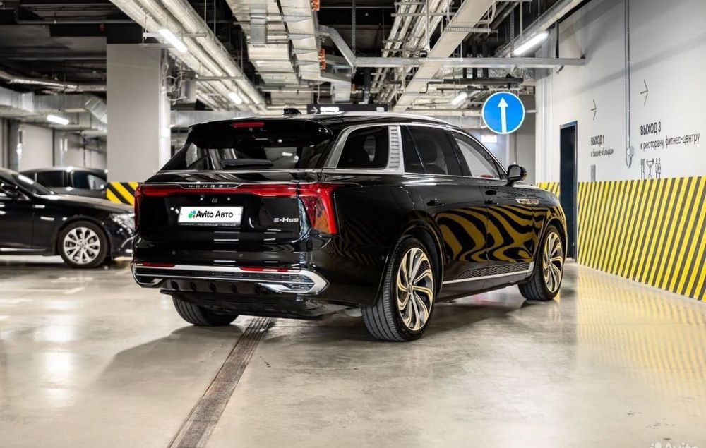 Hongqi E-HS9 2023