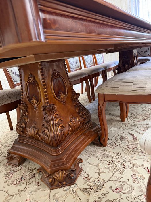 Продается стол со стульями