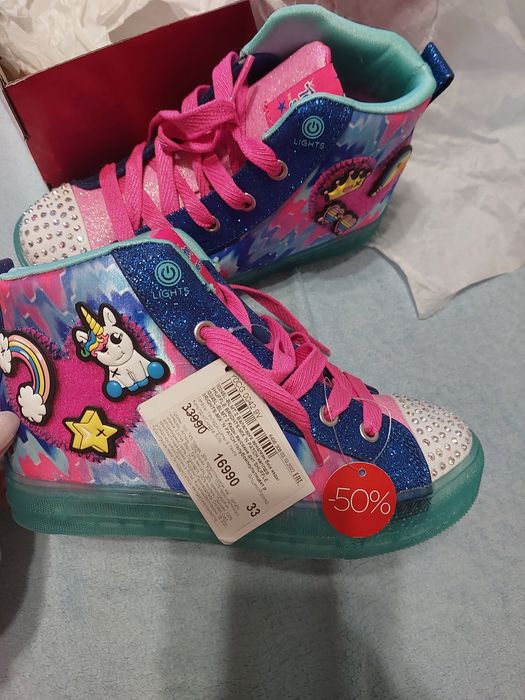 Продам новые ботинки на осень