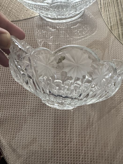 Хрустальные вазы.