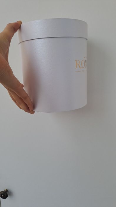 Круглые коробки под цветы и подарки