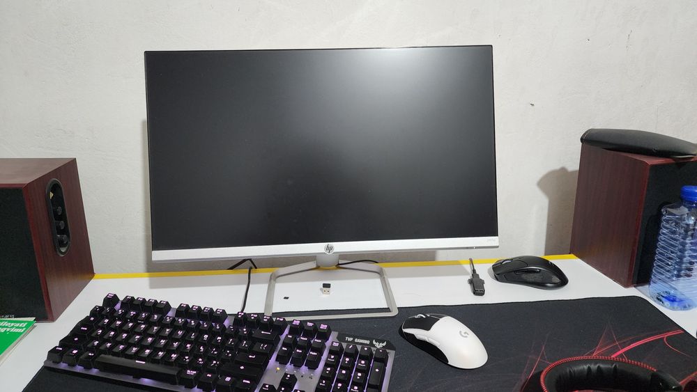 HP 24fw monitor sotiladi