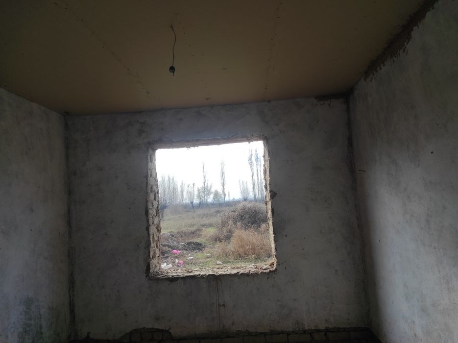 15 sotixli uchaska sotiladi