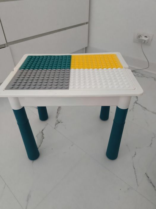 Vând Măsuță lego